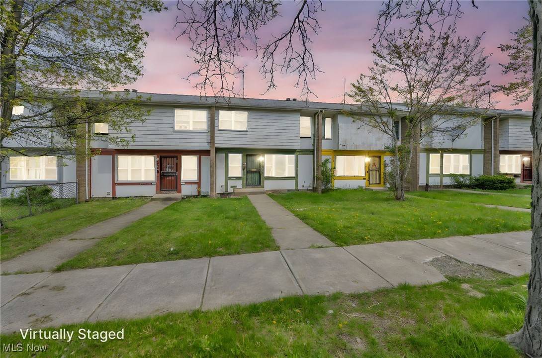 Cleveland, OH 44104,9409 Manor AVE