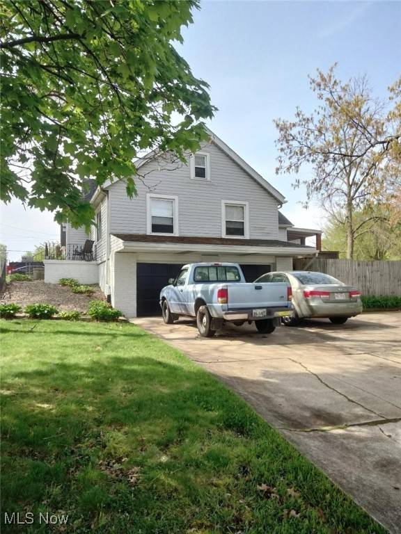 Barberton, OH 44203,378 5th ST NE