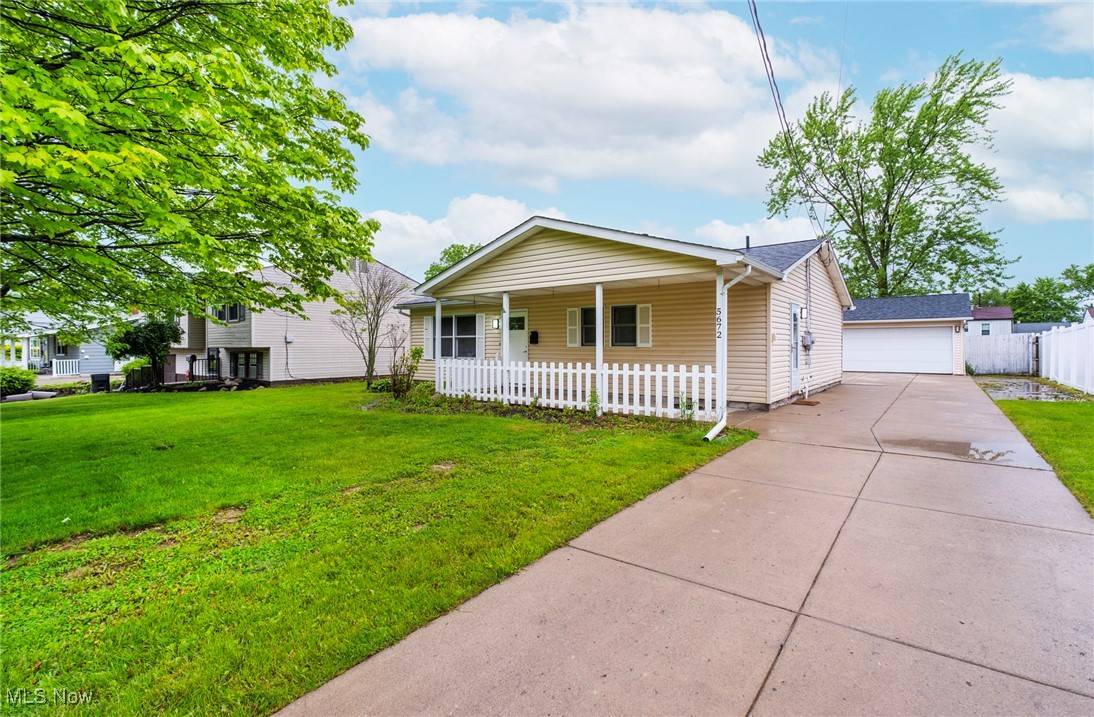 Youngstown, OH 44515,5672 Stanford AVE