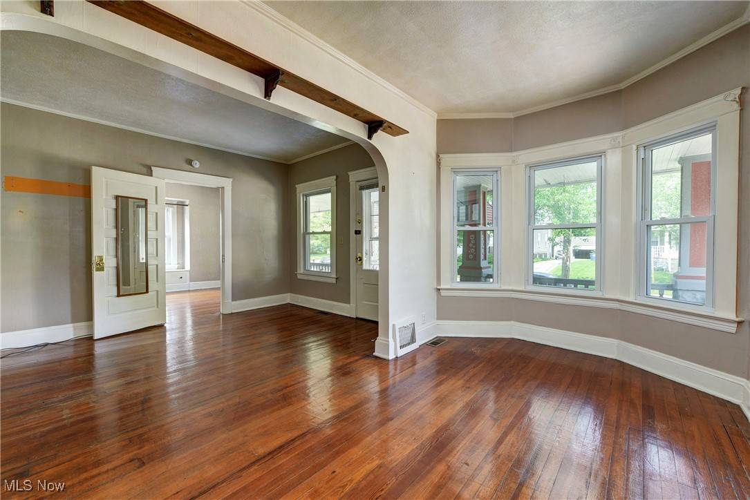 Lakewood, OH 44107,1573 Lakewood AVE