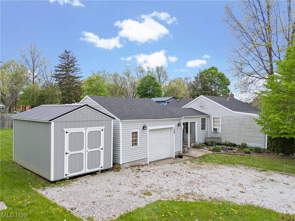 Akron, OH 44319,3157 Linda ST
