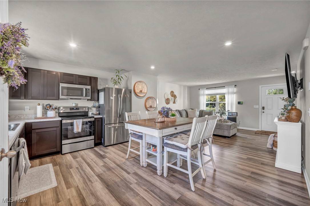Elyria, OH 44035,106 River Run DR