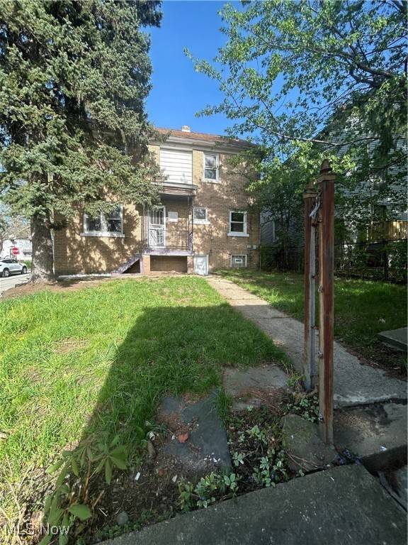 Cleveland, OH 44104,3370 E 102nd ST