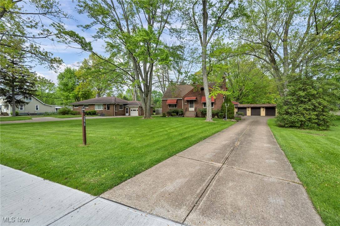 North Olmsted, OH 44070,3475 Clague RD