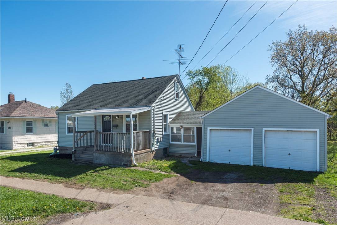 Lorain, OH 44052,2233 Leavitt RD