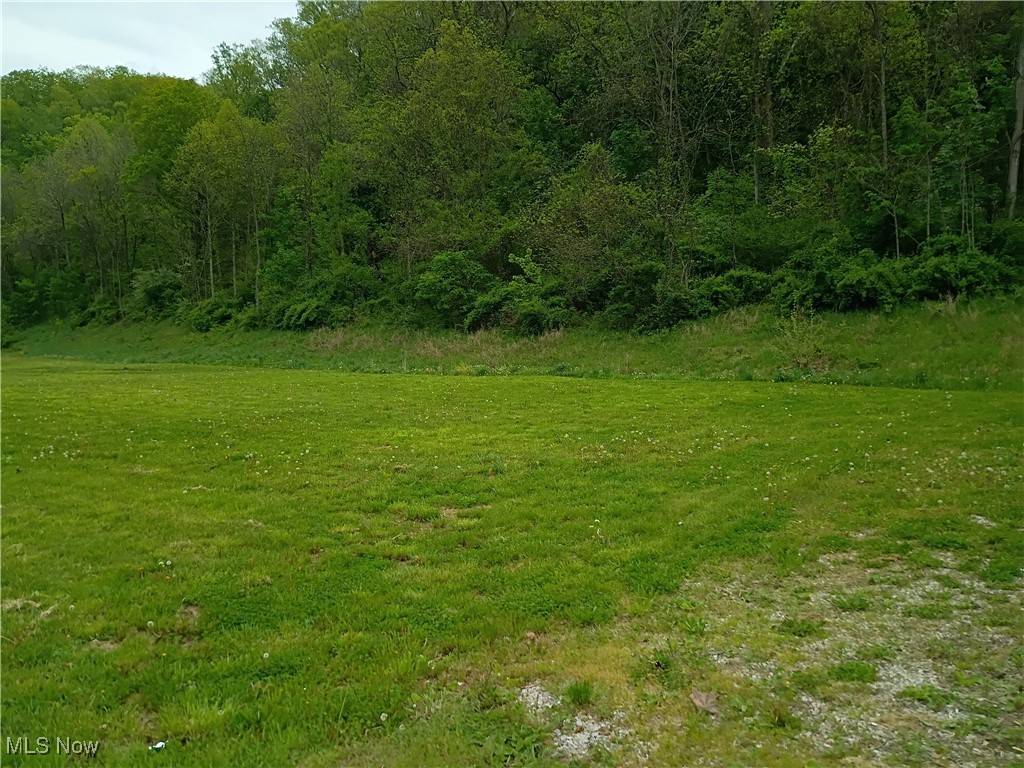Sistersville, WV 26175,7497 Energy HWY