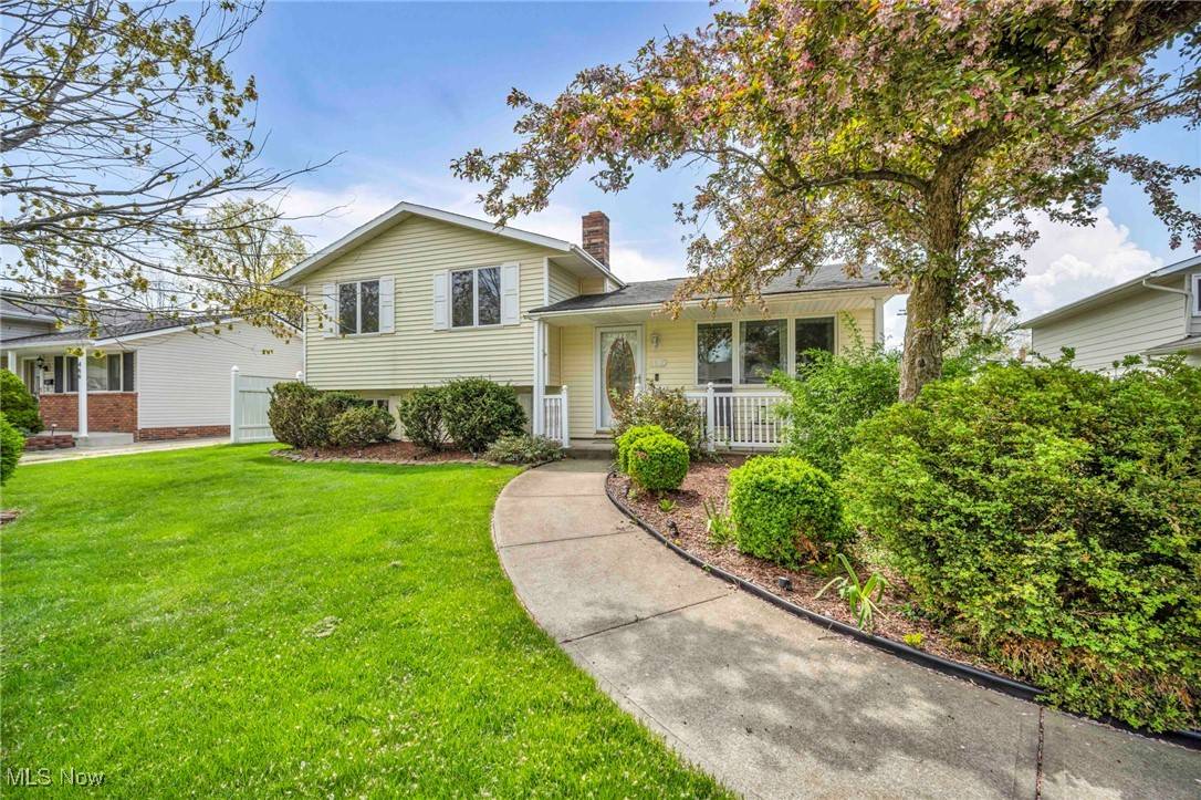Eastlake, OH 44095,462 Waterbury DR