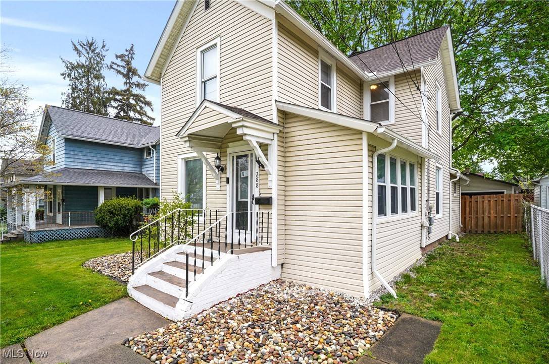 Wadsworth, OH 44281,288 College ST
