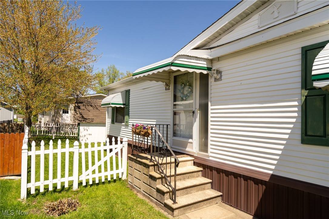 Elyria, OH 44035,201 Pin Oak CIR
