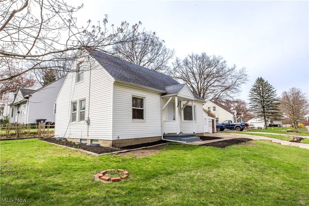 Akron, OH 44305,712 Morningview AVE