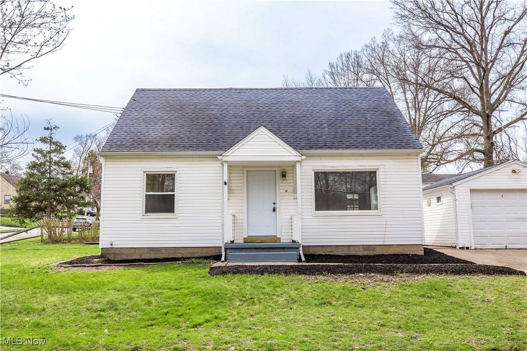Akron, OH 44305,712 Morningview AVE