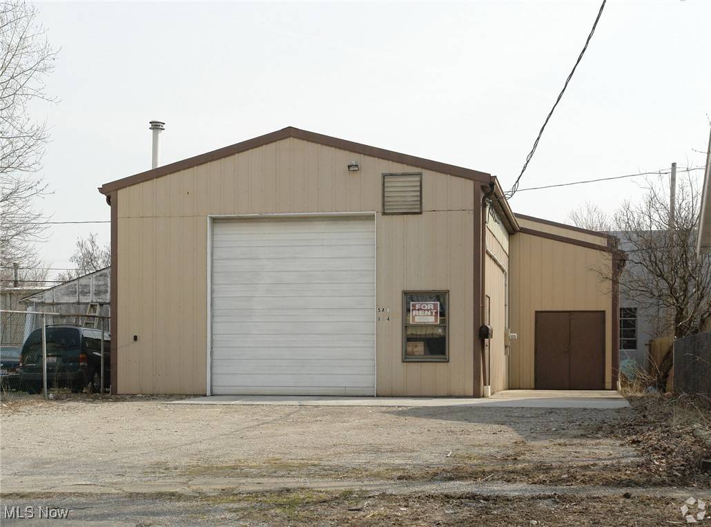 Elyria, OH 44035,114 Kenwood ST