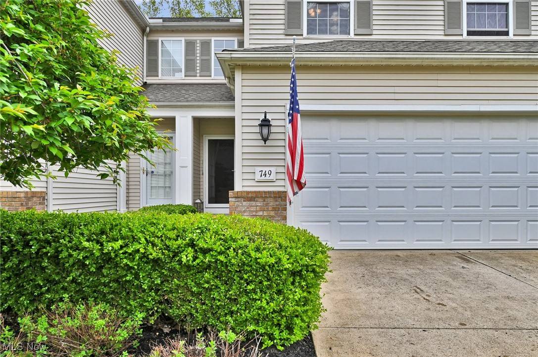Avon Lake, OH 44012,749 Lakeside DR