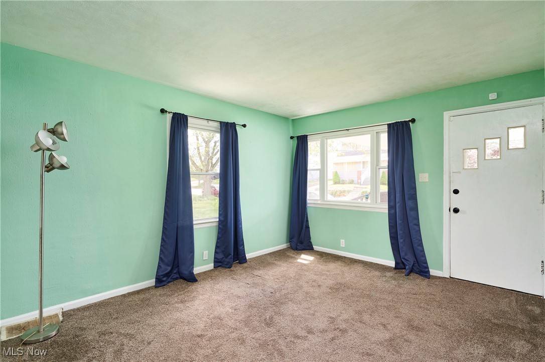 Akron, OH 44301,61 Palmetto AVE