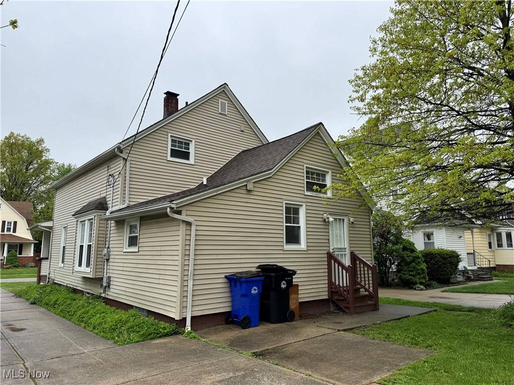 Cleveland, OH 44110,1387 E 187th ST