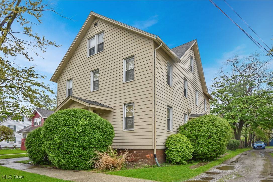Fairport Harbor, OH 44077,528 High ST