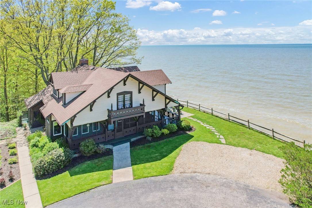Euclid, OH 44132,27600 North Wind DR