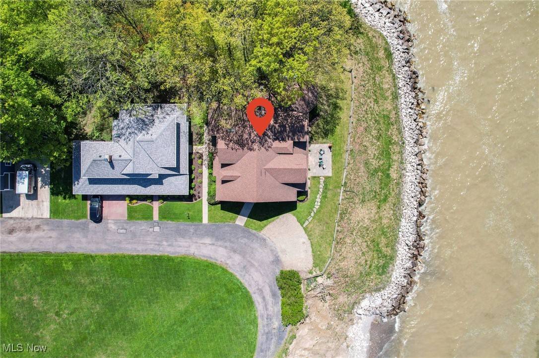 Euclid, OH 44132,27600 North Wind DR