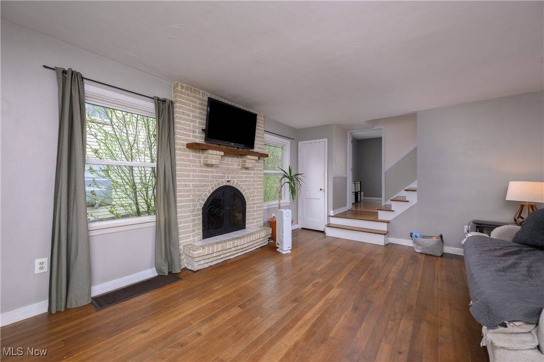 Akron, OH 44301,1564 Sunset AVE