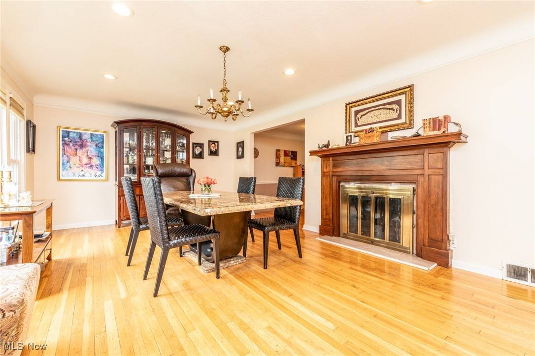 Beachwood, OH 44122,2172 Lyndway RD