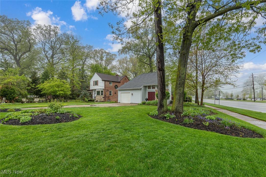Rocky River, OH 44116,2666 Wagar RD