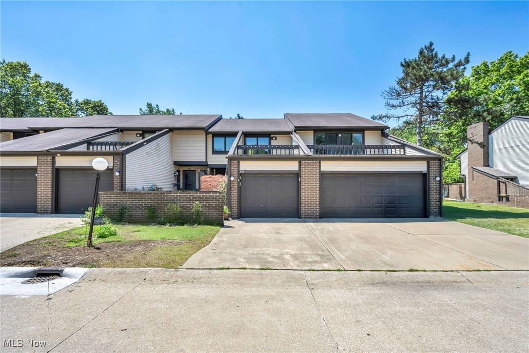 Richmond Heights, OH 44143,578 Wilkes LN #245