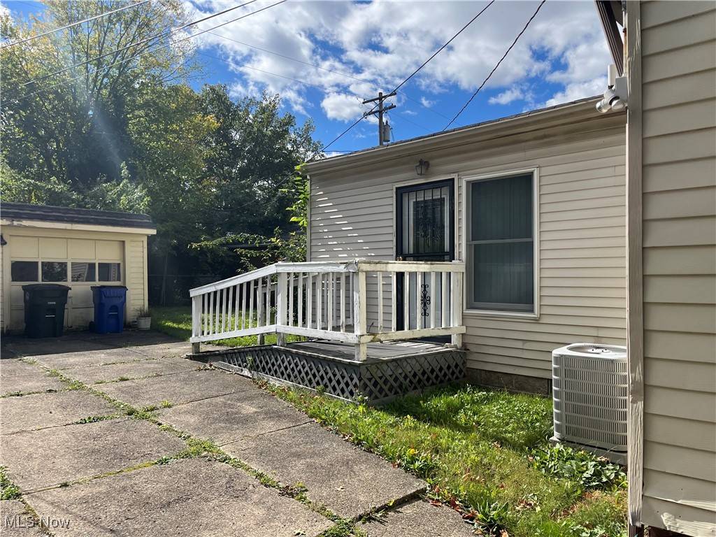 Cleveland, OH 44128,17008 Throckley AVE