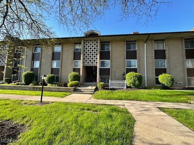 Parma Heights, OH 44130,10429 N Church DR #117