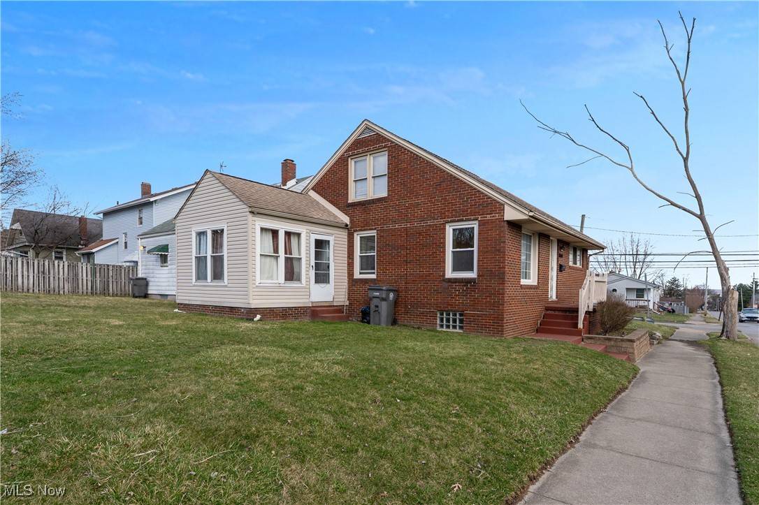 Youngstown, OH 44509,2606 Connecticut AVE