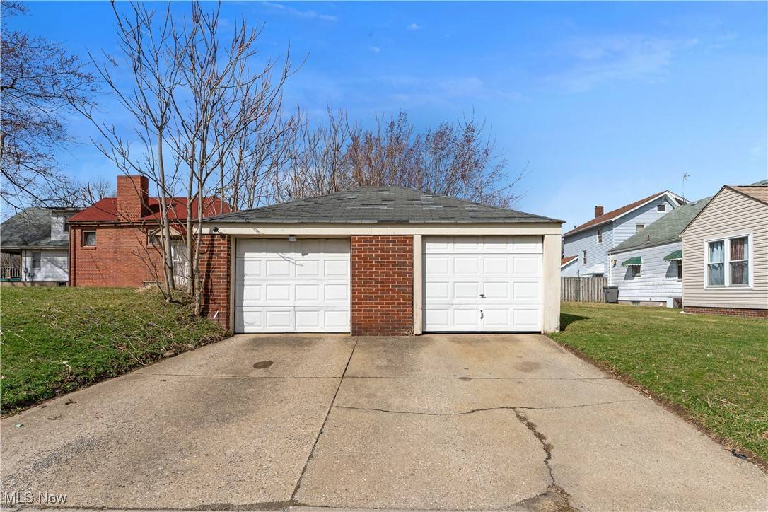 Youngstown, OH 44509,2606 Connecticut AVE