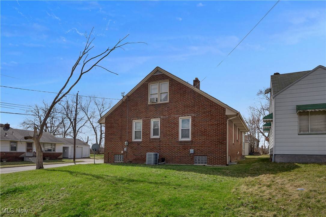 Youngstown, OH 44509,2606 Connecticut AVE