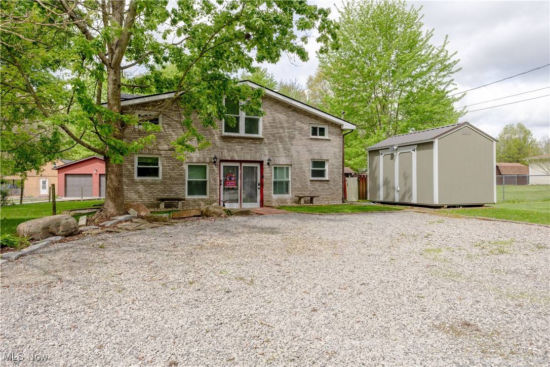 Lake Milton, OH 44429,274 2nd ST