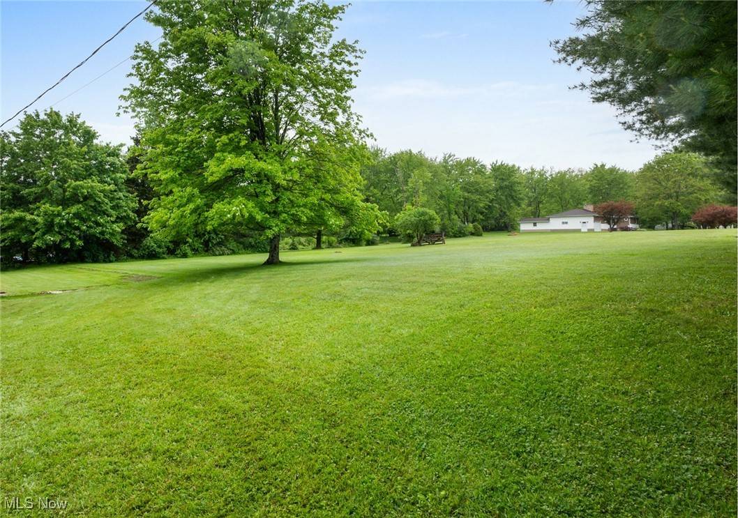 Chagrin Falls, OH 44023,8936 Taylor May RD