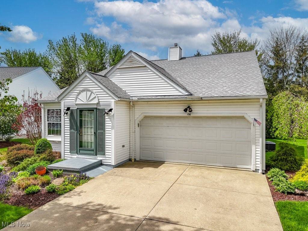 Aurora, OH 44202,136 Kensington CT