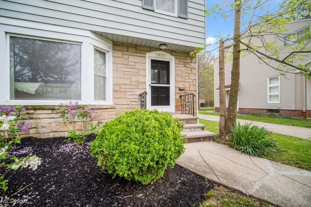 Cleveland Heights, OH 44118,3843 Bendemeer RD