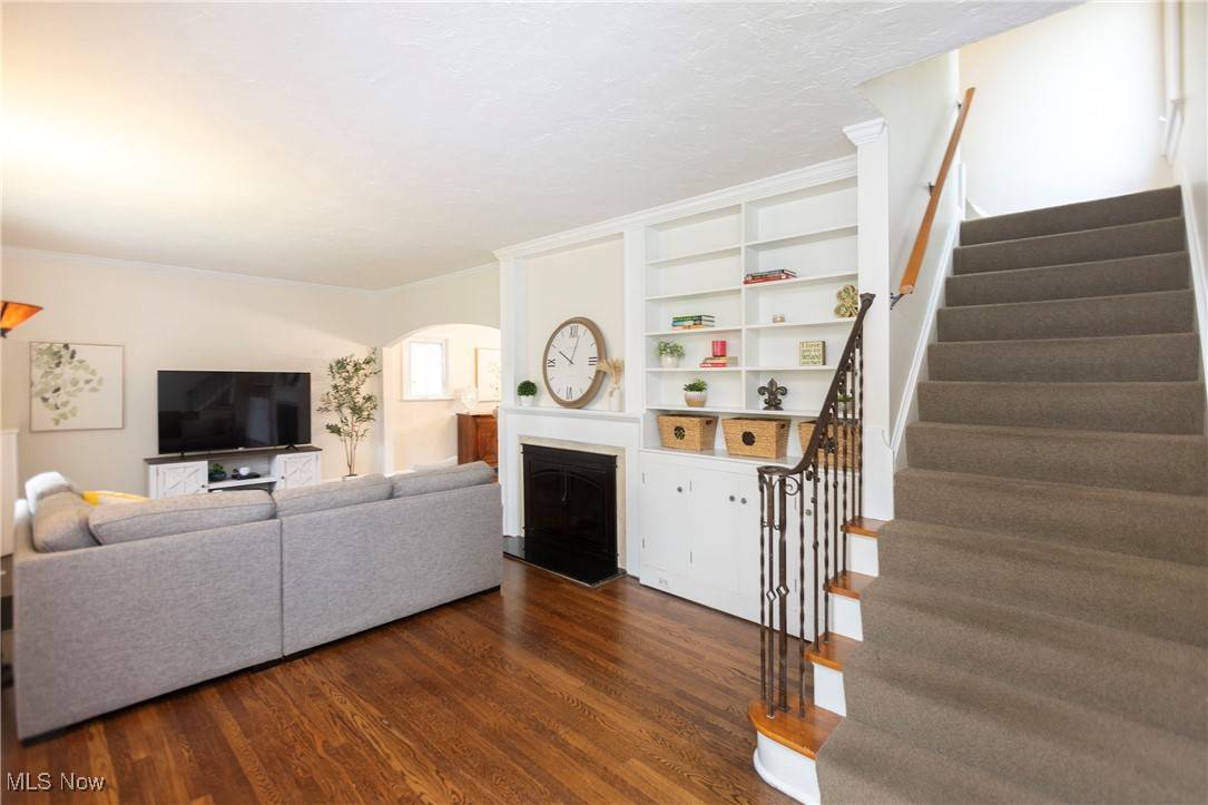 Rocky River, OH 44116,570 Morewood Pkwy