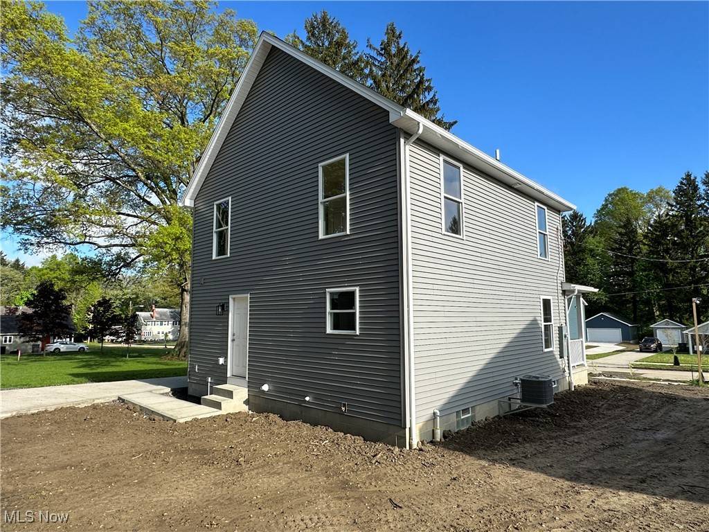 Youngstown, OH 44511,737 Mineral Springs AVE