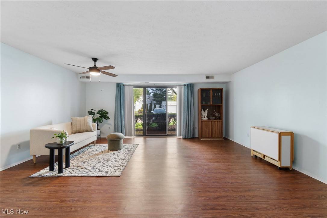 Westlake, OH 44145,2935 N Bay DR #H10