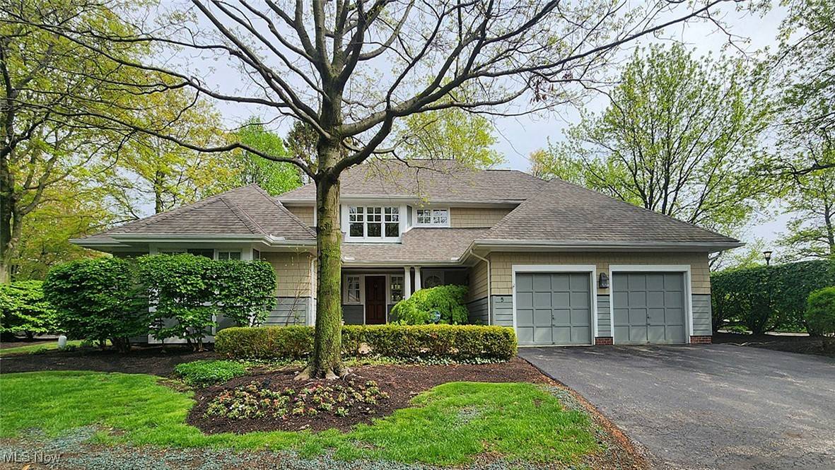 Bratenahl, OH 44108,5 W Mather LN #5