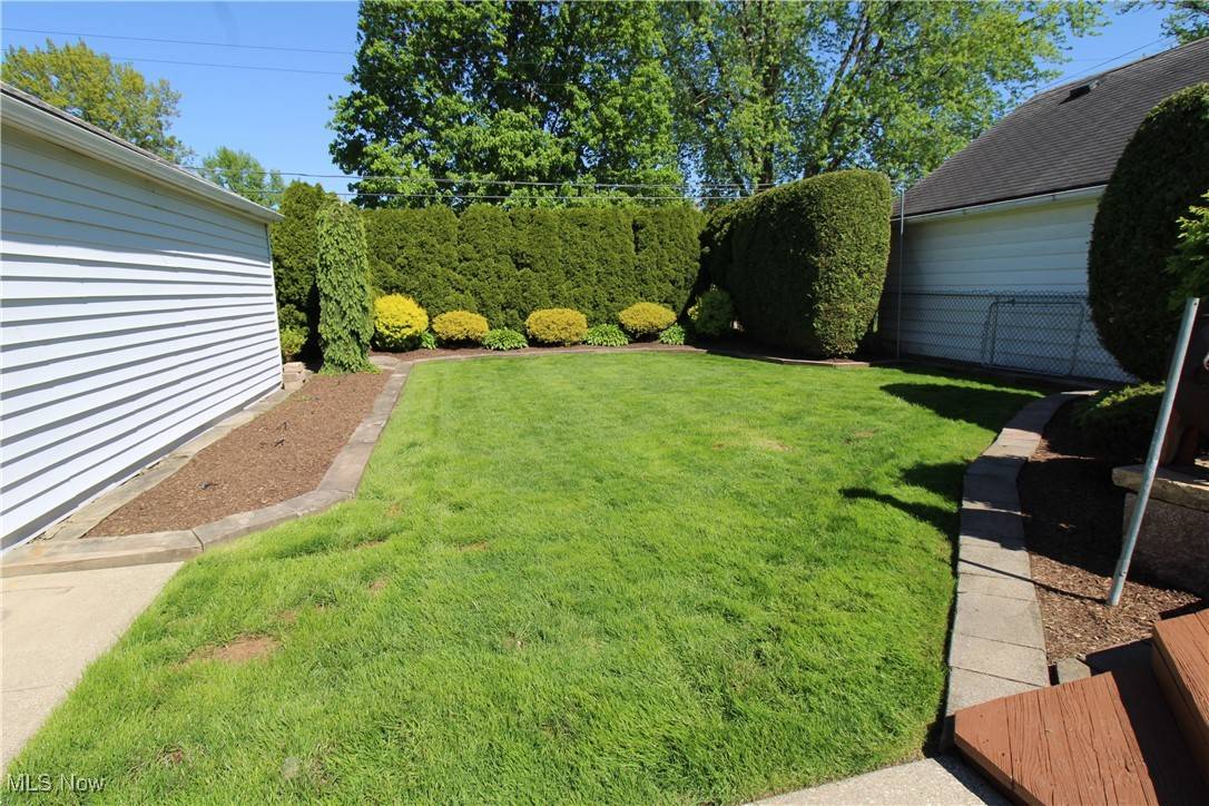 Mayfield Heights, OH 44124,1657 Hawthorne DR