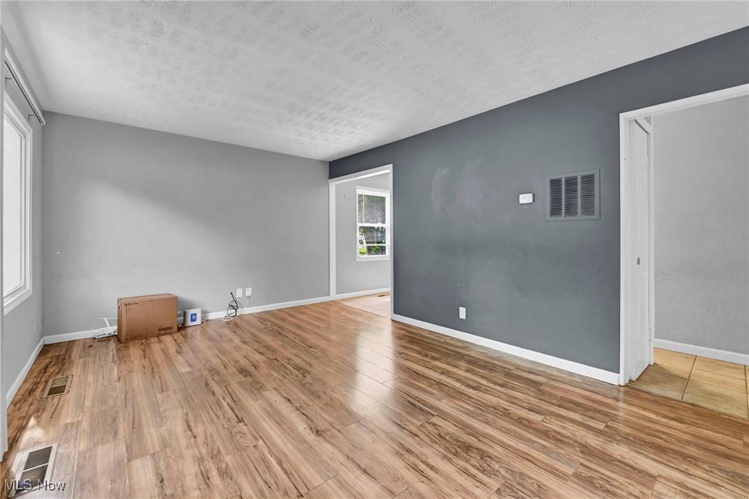 Warrensville Heights, OH 44128,19519 Meadowlark LN