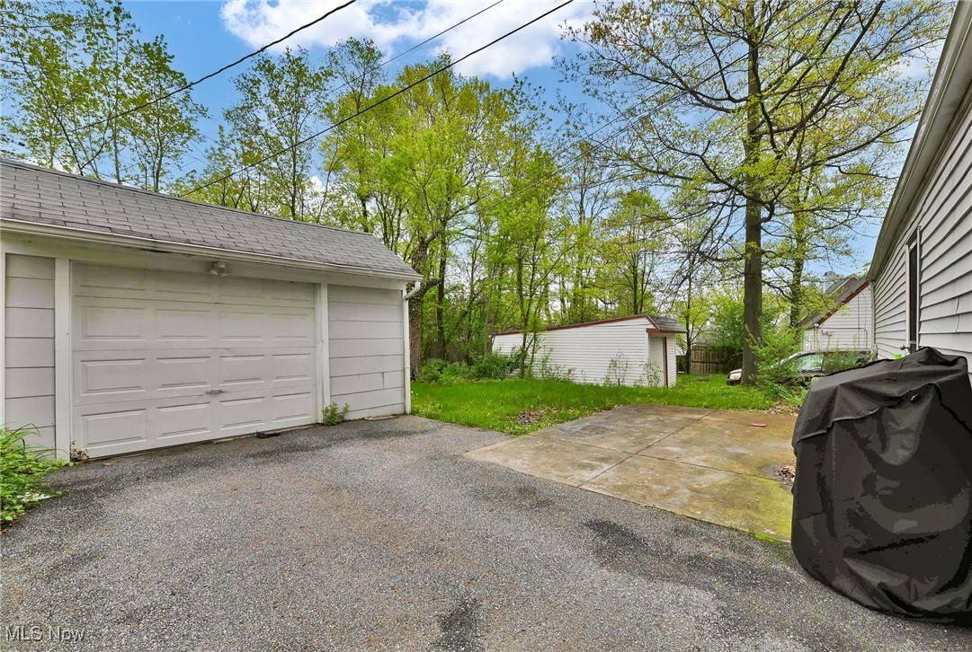 Warrensville Heights, OH 44128,19519 Meadowlark LN