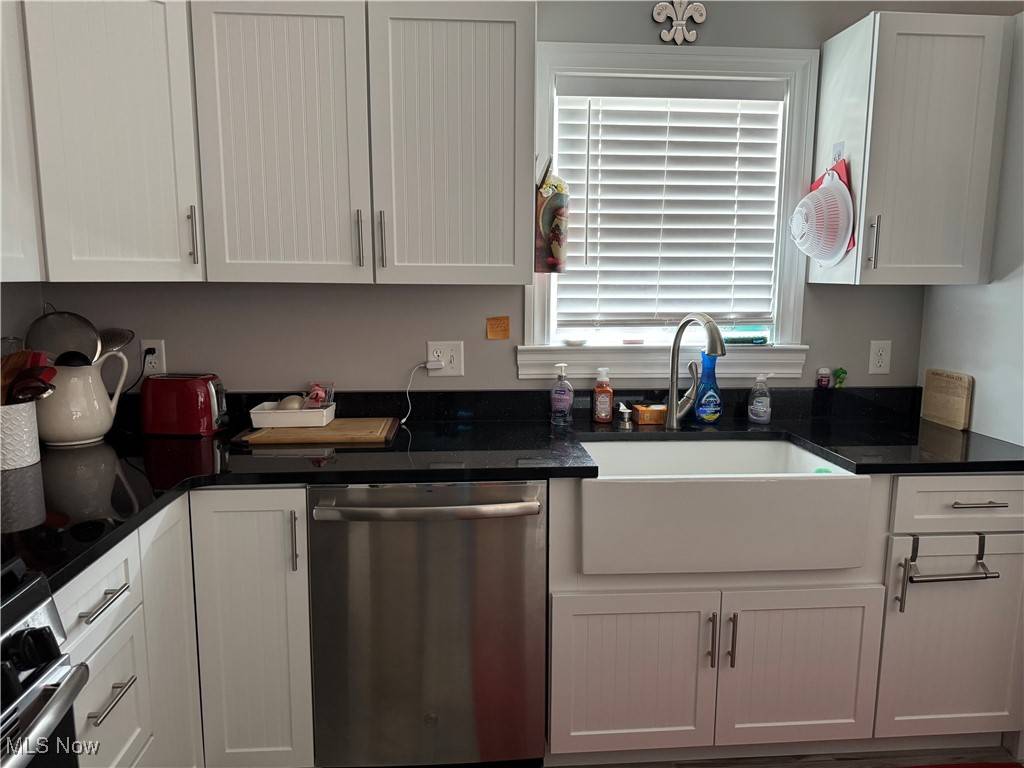 Uhrichsville, OH 44683,405 E 2nd ST