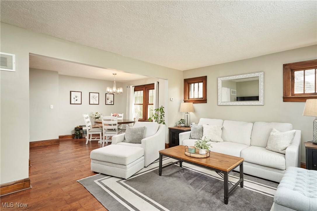 Cuyahoga Falls, OH 44221,2127 11th ST