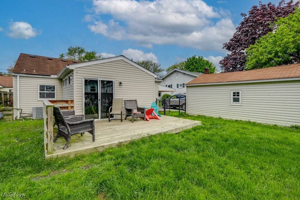 Cuyahoga Falls, OH 44221,2367 11th ST