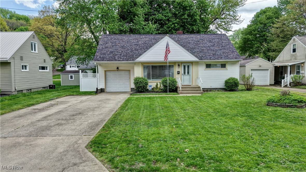 North Canton, OH 44720,1408 Castlewood AVE SW