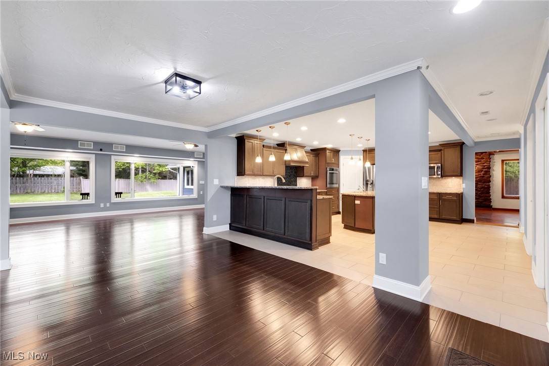Strongsville, OH 44136,12228 Windcliff RD