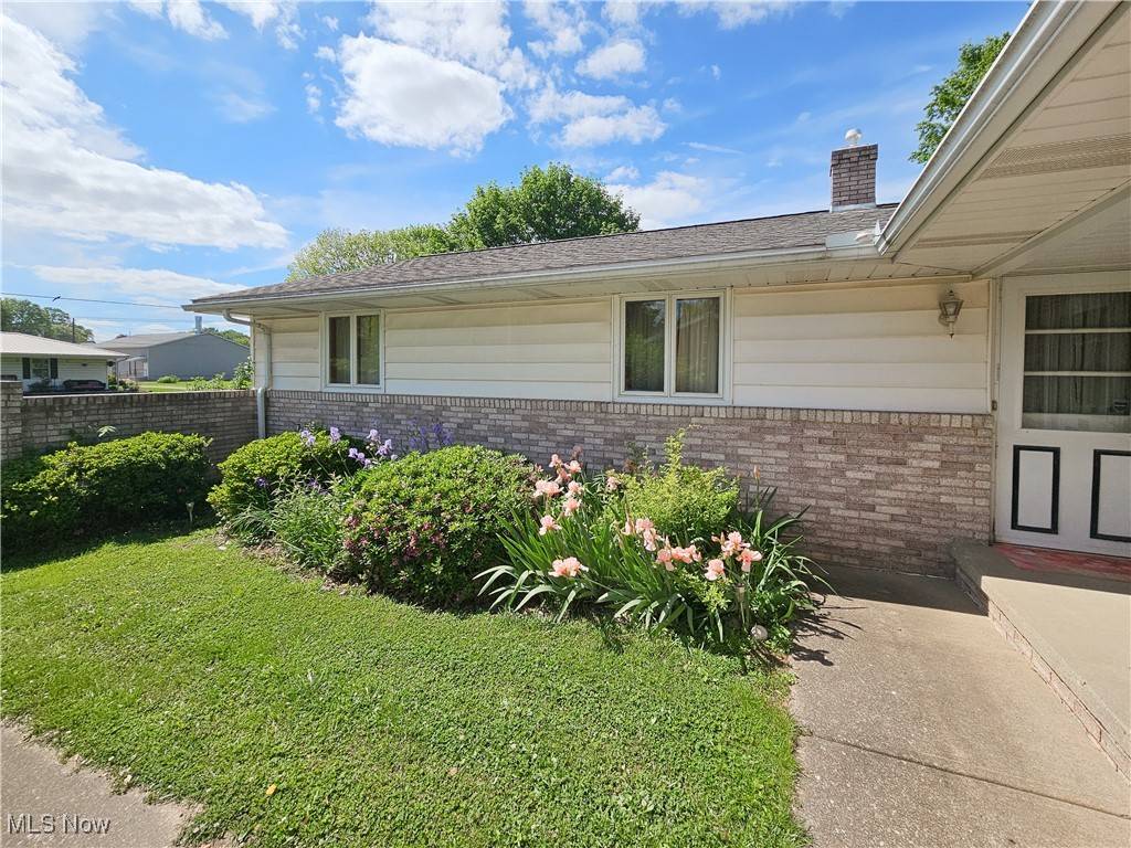 Beach City, OH 44608,405 2nd AVE SW