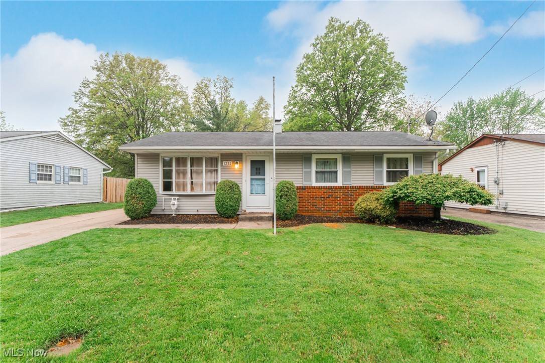 Vermilion, OH 44089,1232 Hollyview DR