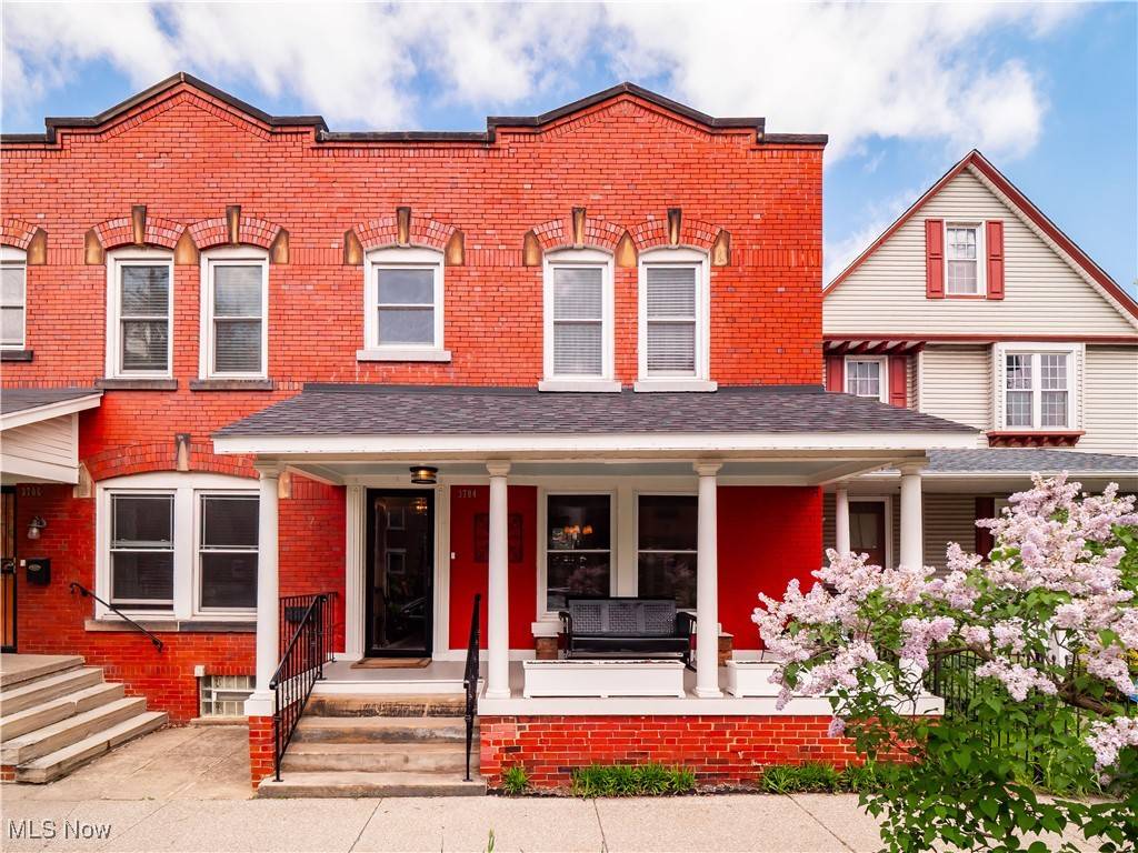 Cleveland, OH 44113,3704 Clinton AVE